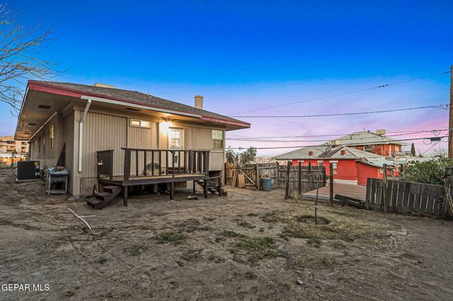 1810 E Cliff Drive, El Paso, TX 79902