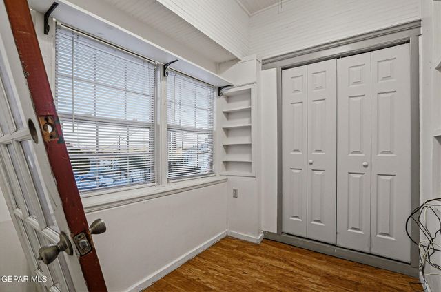 1810 E Cliff Drive, El Paso, TX 79902