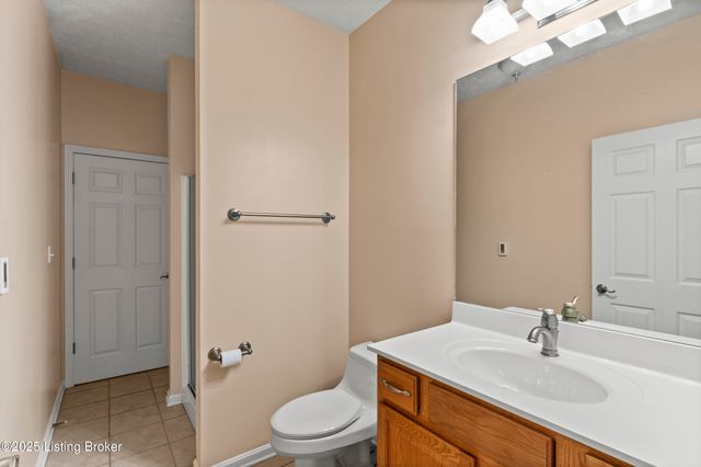 10403 Pine Glen Cir, Louisville, KY 40291