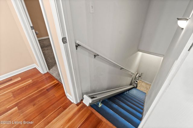 10403 Pine Glen Cir, Louisville, KY 40291