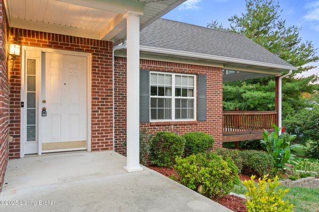 10403 Pine Glen Cir, Louisville, KY 40291