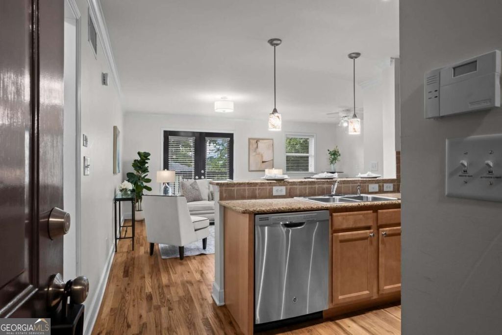 48 Peachtree Avenue NE 429, Atlanta, GA 30305 — photo 2