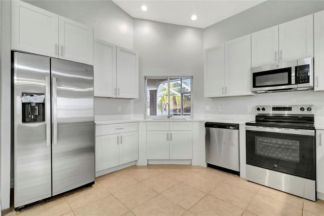 184 WINONA CIRCLE, Auburndale, FL 33823