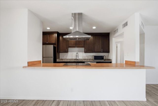 1935 E EL PARQUE Drive, Tempe, AZ 85282