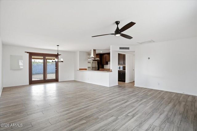 1935 E EL PARQUE Drive, Tempe, AZ 85282