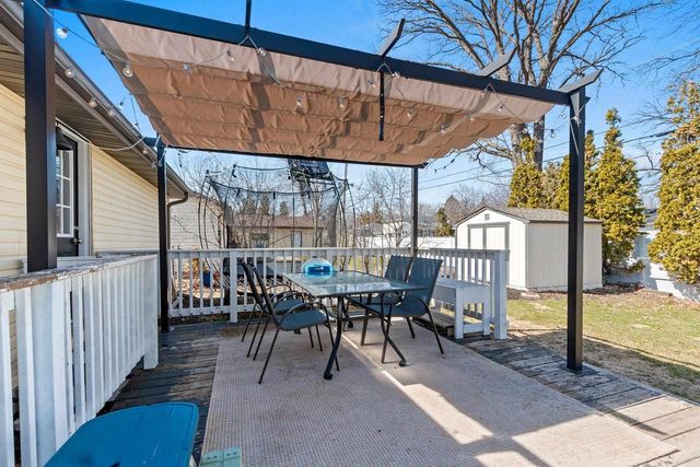 421 MEMORY COURT, Green Bay, WI 54301