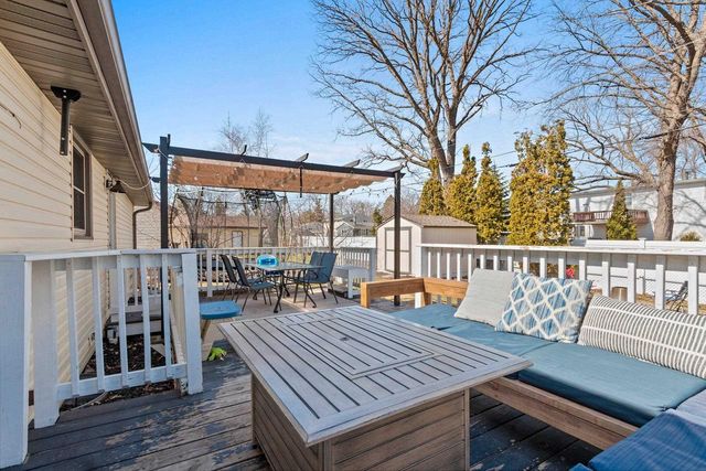 421 MEMORY COURT, Green Bay, WI 54301