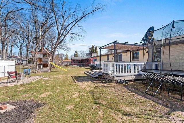 421 MEMORY COURT, Green Bay, WI 54301
