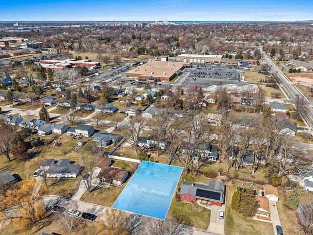 421 MEMORY COURT, Green Bay, WI 54301