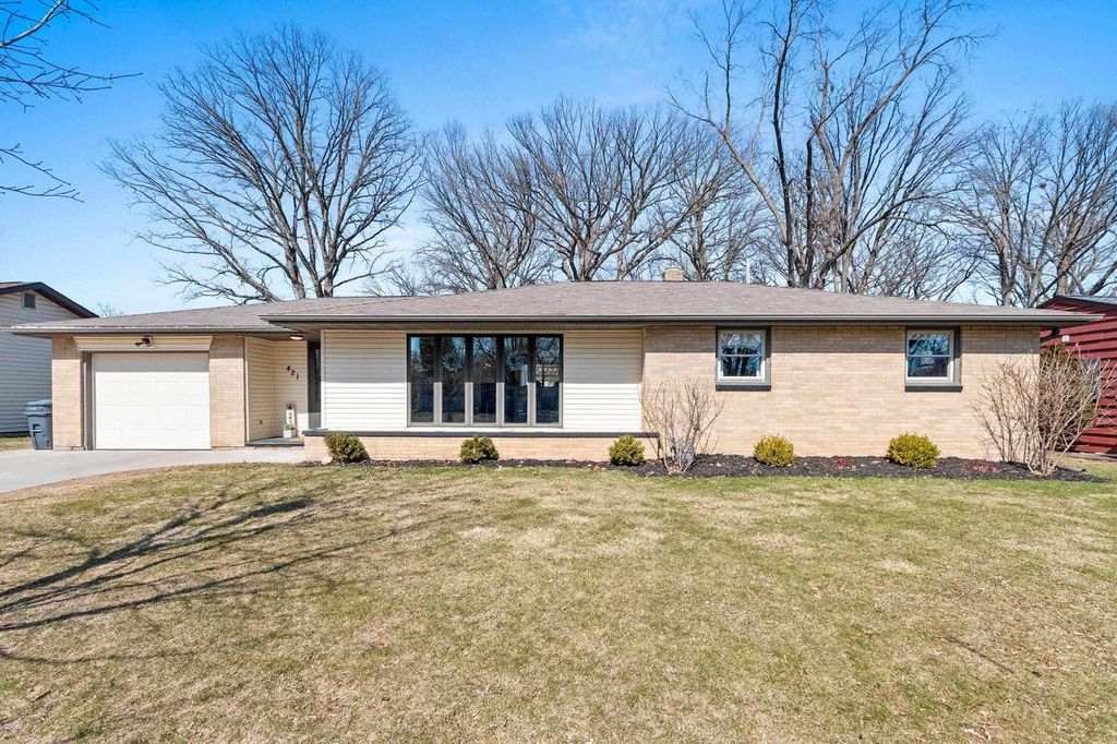 421 MEMORY COURT, Green Bay, WI 54301