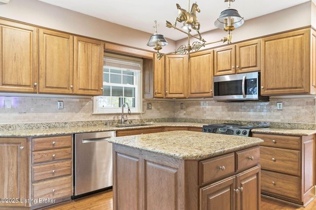 11418 Tartans Hill Rd, Goshen, KY 40026