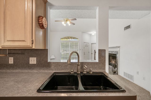 7408 Cross Ridge Circle, Fort Worth, TX 76120