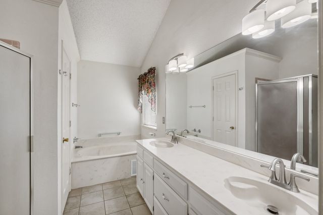 7408 Cross Ridge Circle, Fort Worth, TX 76120