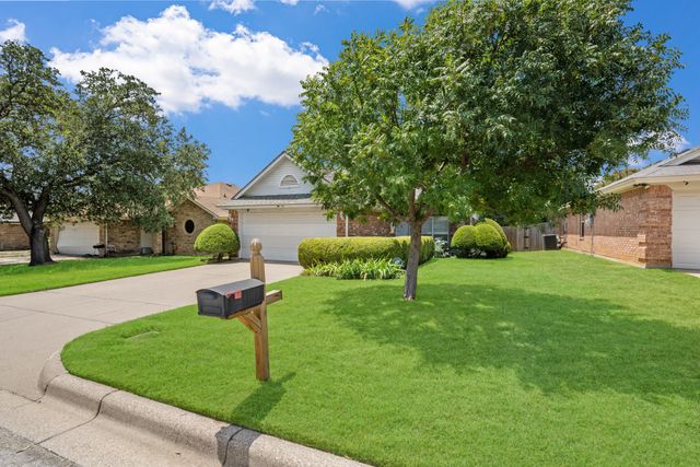 7408 Cross Ridge Circle, Fort Worth, TX 76120