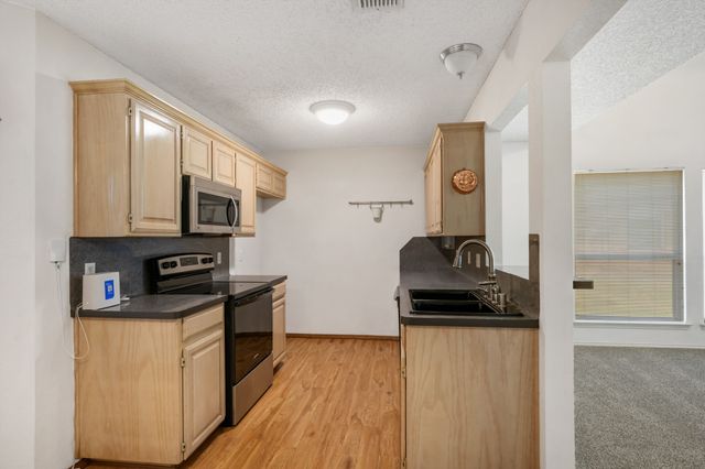 7408 Cross Ridge Circle, Fort Worth, TX 76120