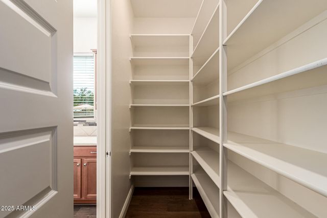 8539 W MIDWAY Avenue, Glendale, AZ 85305