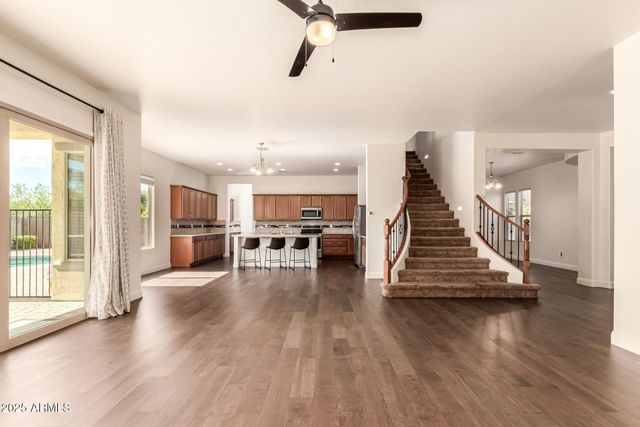 8539 W MIDWAY Avenue, Glendale, AZ 85305