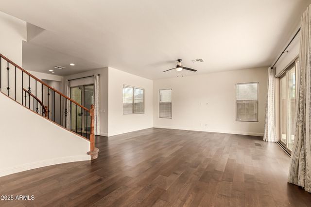 8539 W MIDWAY Avenue, Glendale, AZ 85305