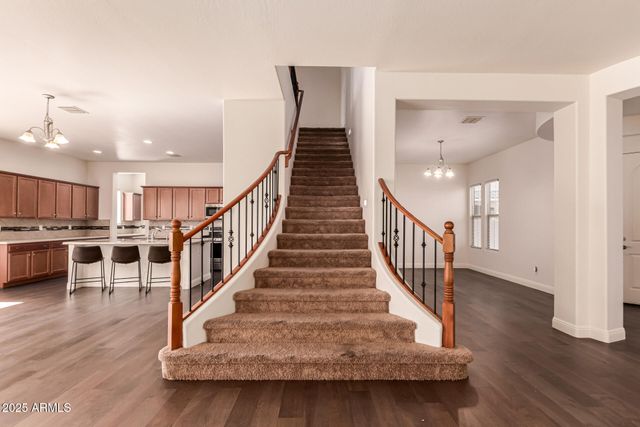 8539 W MIDWAY Avenue, Glendale, AZ 85305