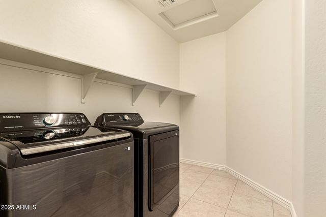 8539 W MIDWAY Avenue, Glendale, AZ 85305