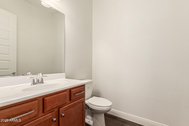 8539 W MIDWAY Avenue, Glendale, AZ 85305