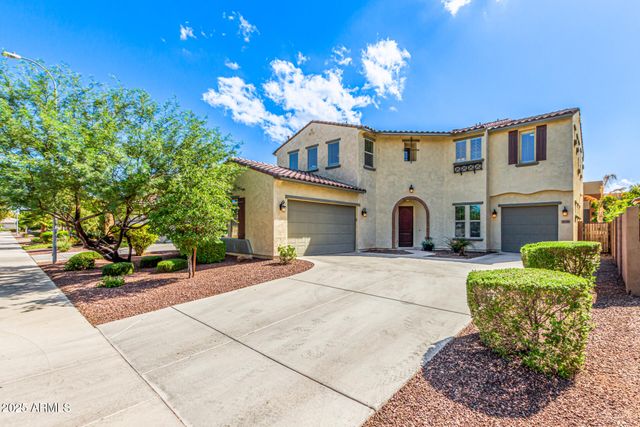 8539 W MIDWAY Avenue, Glendale, AZ 85305