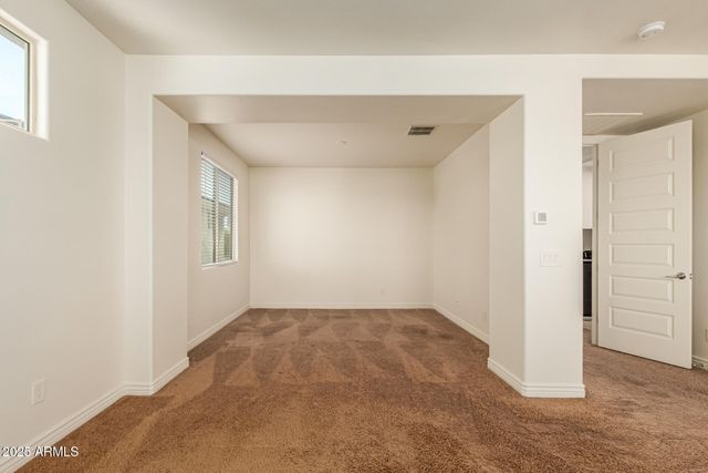 8539 W MIDWAY Avenue, Glendale, AZ 85305