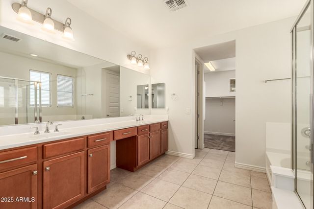 8539 W MIDWAY Avenue, Glendale, AZ 85305