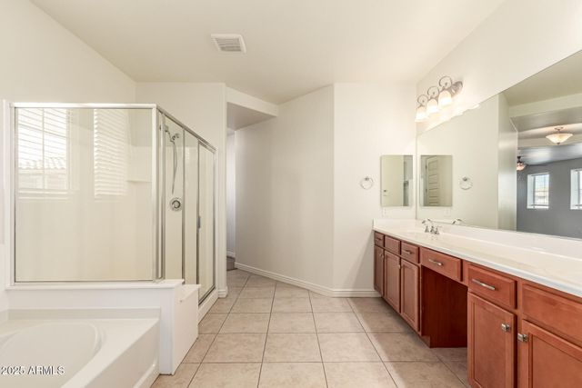 8539 W MIDWAY Avenue, Glendale, AZ 85305