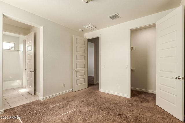 8539 W MIDWAY Avenue, Glendale, AZ 85305