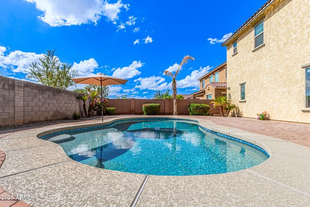 8539 W MIDWAY Avenue, Glendale, AZ 85305