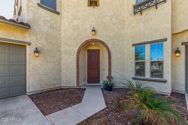 8539 W MIDWAY Avenue, Glendale, AZ 85305