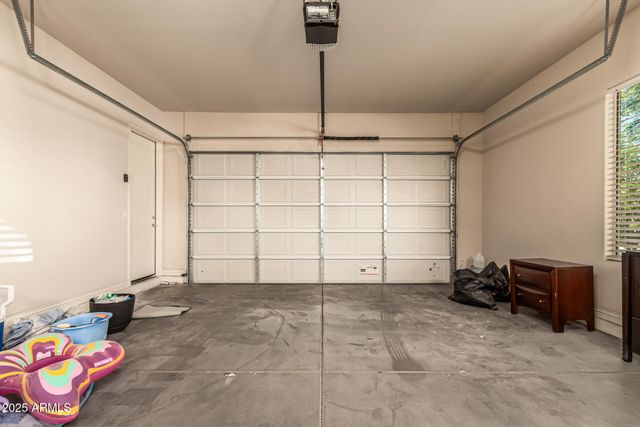 8539 W MIDWAY Avenue, Glendale, AZ 85305