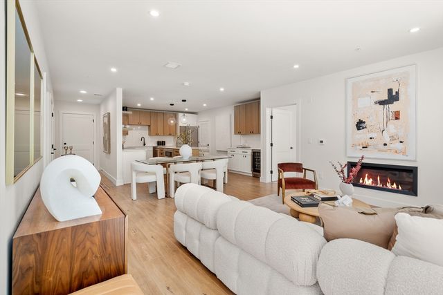 20 Audubon Way 302, Canton, MA 02021