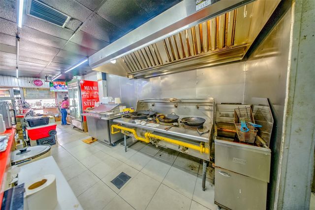 1910 SW 1st St, Miami, FL 33135