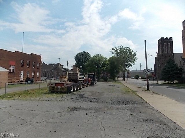 320 N 5th Street, Steubenville, OH 43952