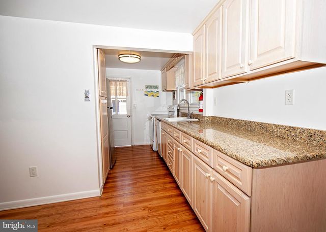 717 N CENTRAL AVE, Surf City, NJ 08008