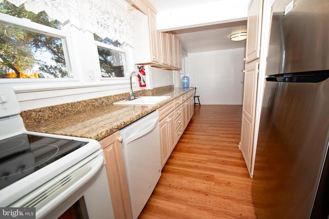 717 N CENTRAL AVE, Surf City, NJ 08008