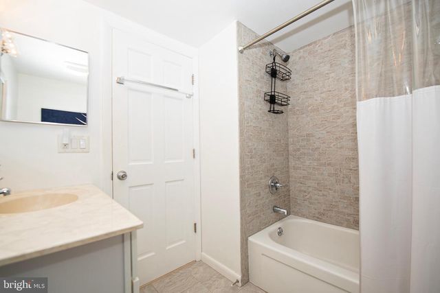 717 N CENTRAL AVE, Surf City, NJ 08008