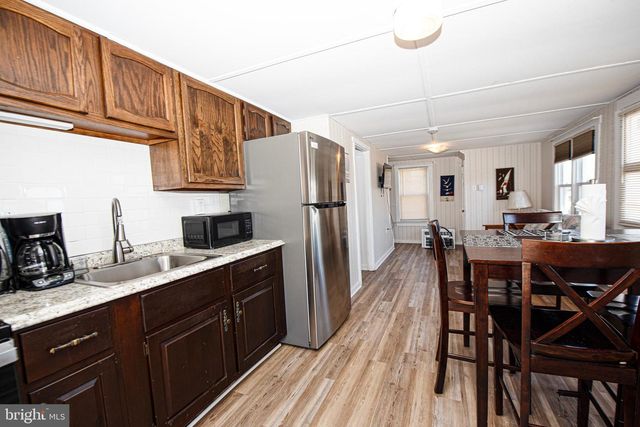 717 N CENTRAL AVE, Surf City, NJ 08008