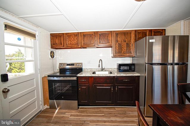 717 N CENTRAL AVE, Surf City, NJ 08008