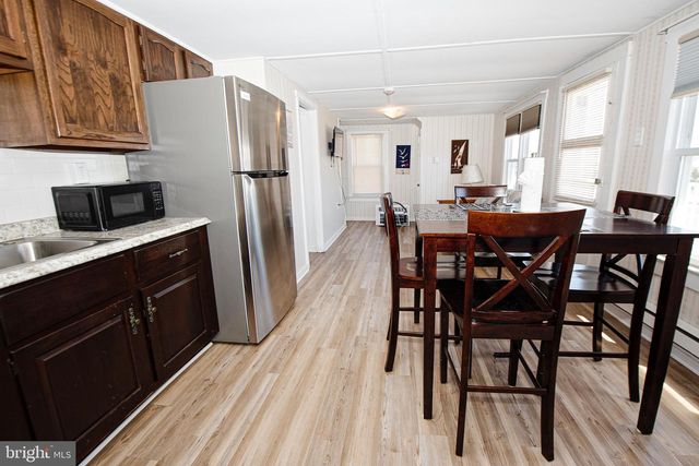 717 N CENTRAL AVE, Surf City, NJ 08008