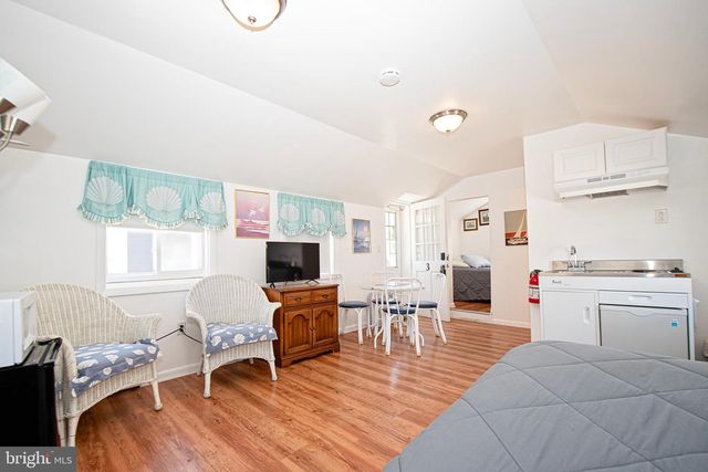 717 N CENTRAL AVE, Surf City, NJ 08008