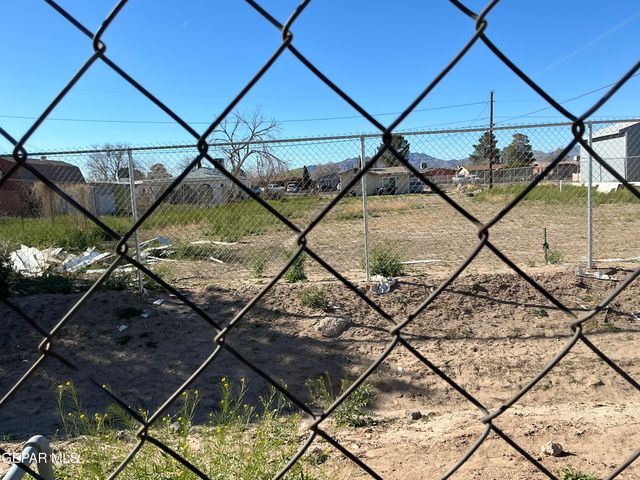 133 BAYWOOD Road, El Paso, TX 79915