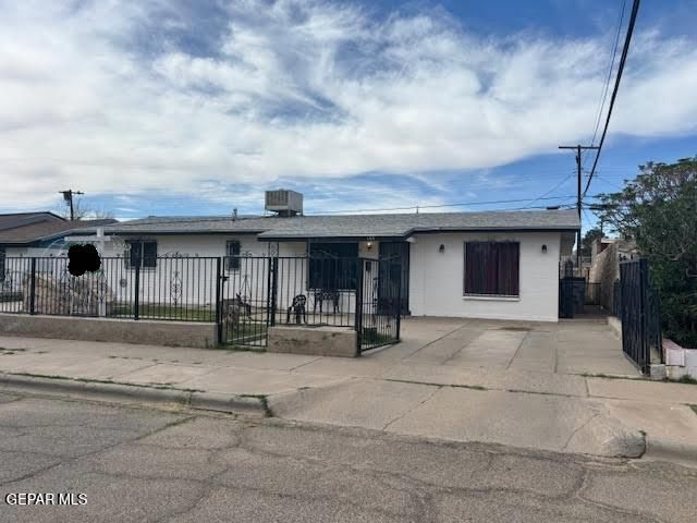 133 BAYWOOD Road, El Paso, TX 79915