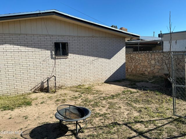 133 BAYWOOD Road, El Paso, TX 79915