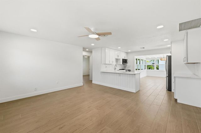 802 Lytle Street, West Palm Beach, FL 33405