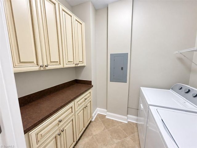 238 E Lewis Street 403, Greensboro, NC 27406