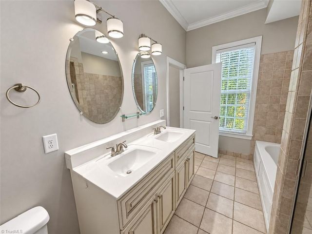 238 E Lewis Street 403, Greensboro, NC 27406