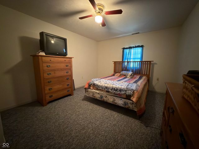4115 E Olive Branch Road, Bloomfield, IN 47424